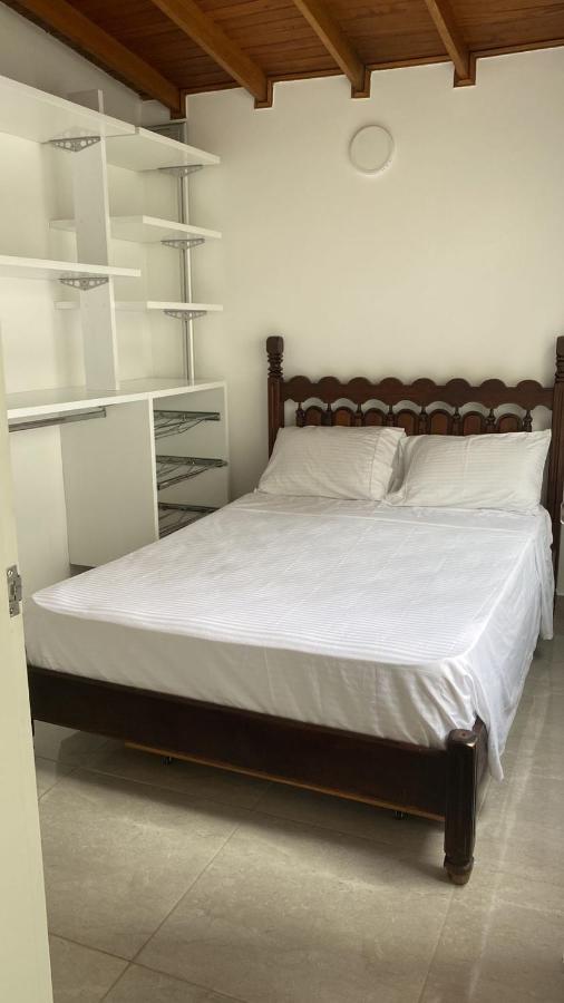 Gaston Coliving Hostel Меделин Екстериор снимка