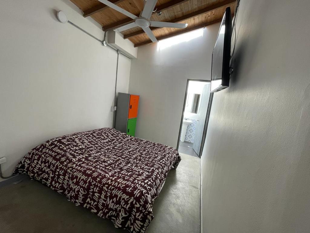 Gaston Coliving Hostel Меделин Екстериор снимка